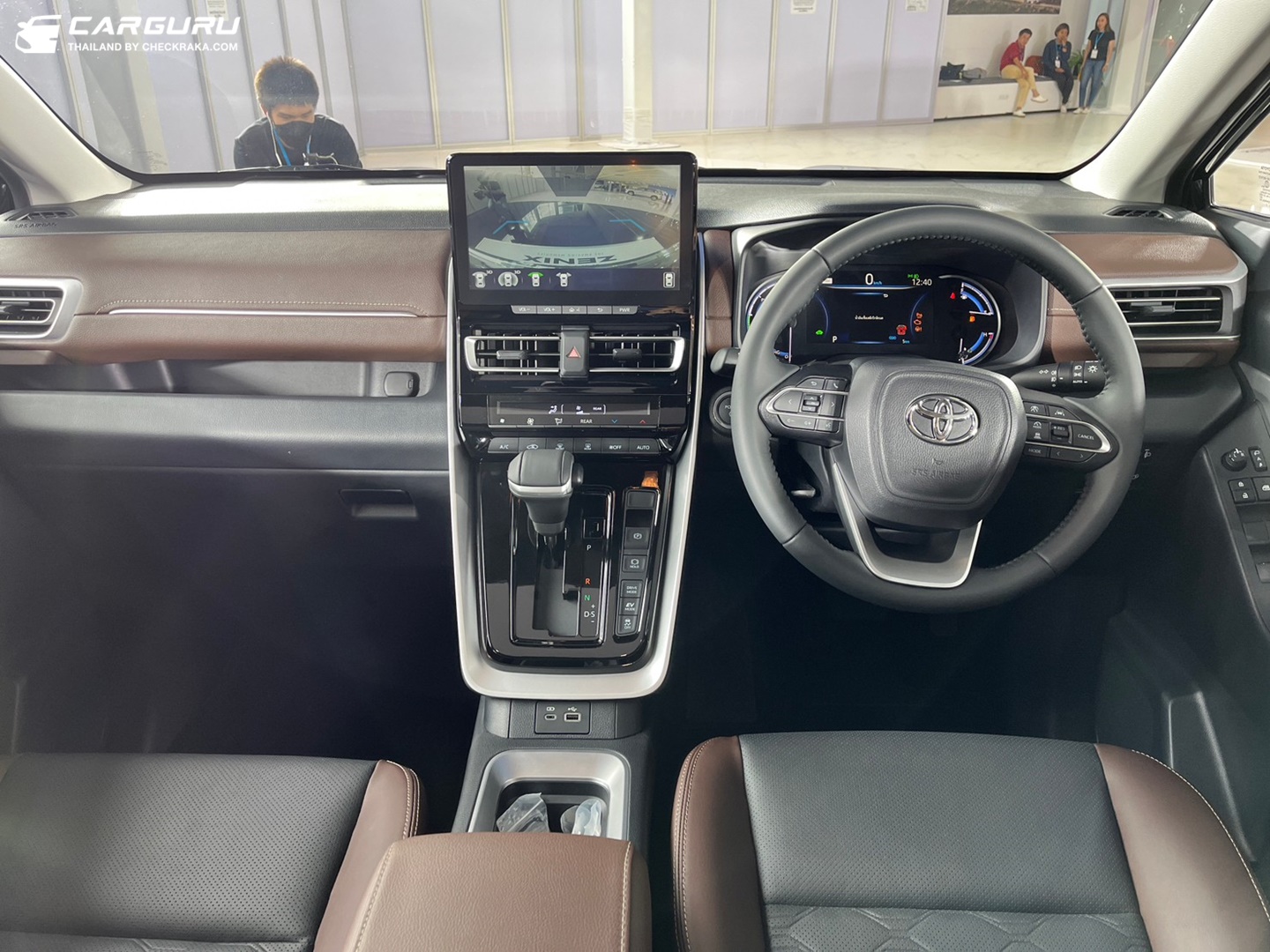 Toyota Innova Zenix 2.0 HEV Premium โตโยต้า อินโนว่า ปี 2023 : ภาพที่ 7