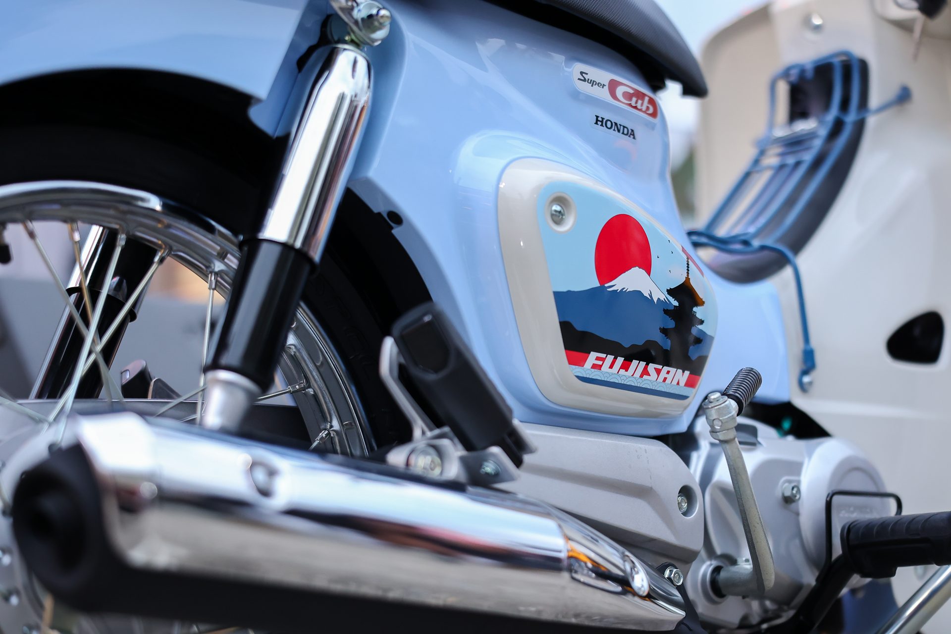 Honda Super Cub FUJISAN Limited Edition ฮอนด้า ซูเปอร์คับ ปี 2025 : ภาพที่ 3