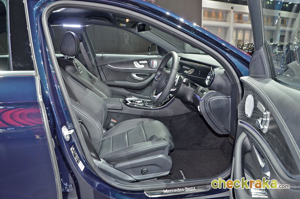 Mercedes-benz E-Class E 220 D AMG Dynamic เมอร์เซเดส-เบนซ์ อี-คลาส ปี 2016 : ภาพที่ 9