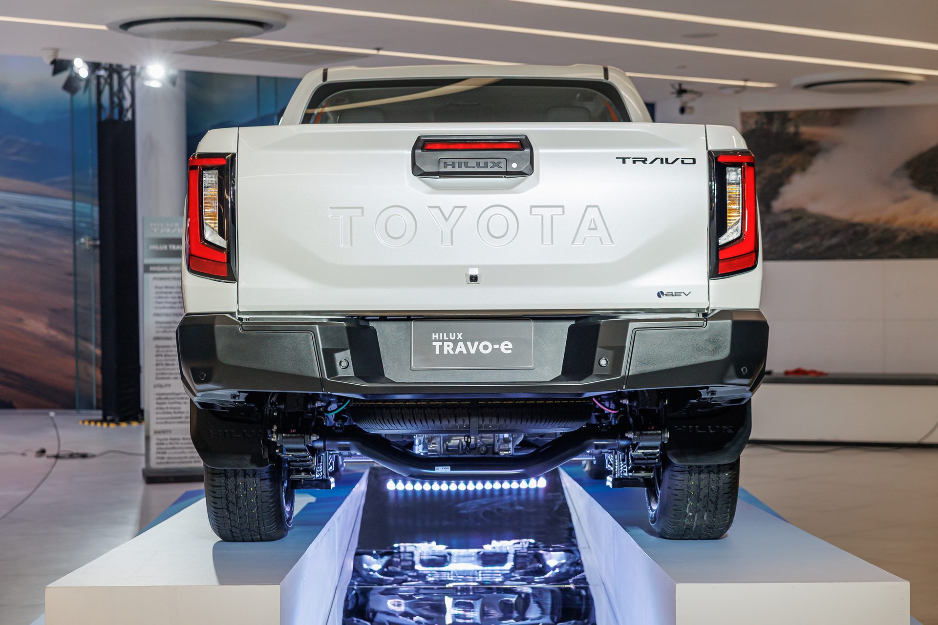 Toyota Hilux Travo -e Double Cab 4TREX โตโยต้า ไฮลักซ์ ทราโว ปี 2025 : ภาพที่ 5