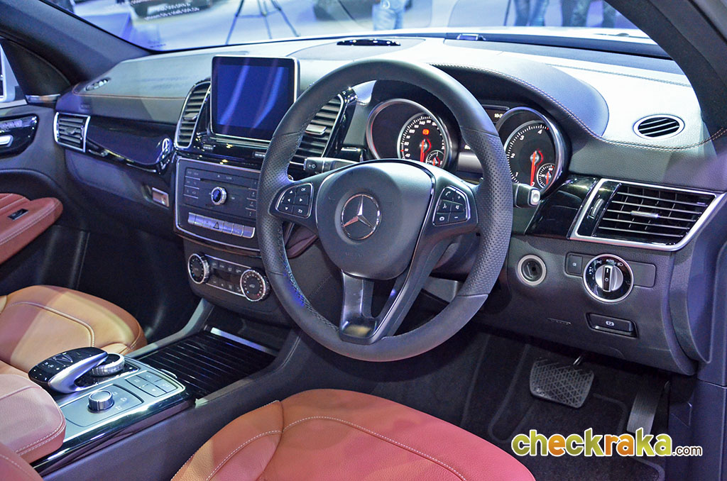 Mercedes-benz GLE-Class GLE 350 d 4MATIC Coupe AMG Dynamic เมอร์เซเดส-เบนซ์ จีแอลอี ปี 2015 : ภาพที่ 17
