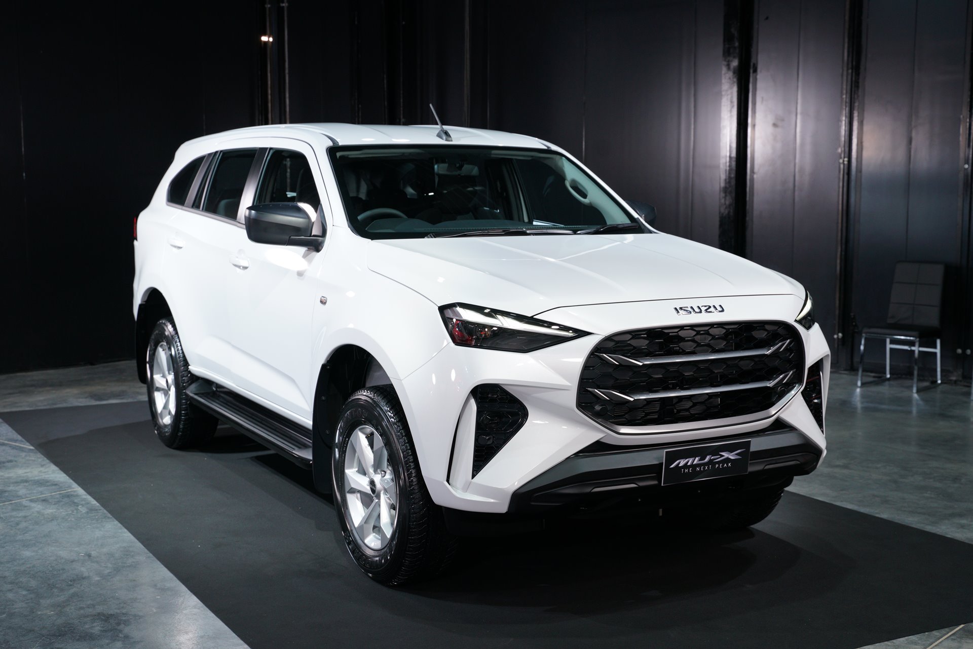 Isuzu MU-X 4x2 3.0 Elegant A/T อีซูซุ ปี 2024 : ภาพที่ 1