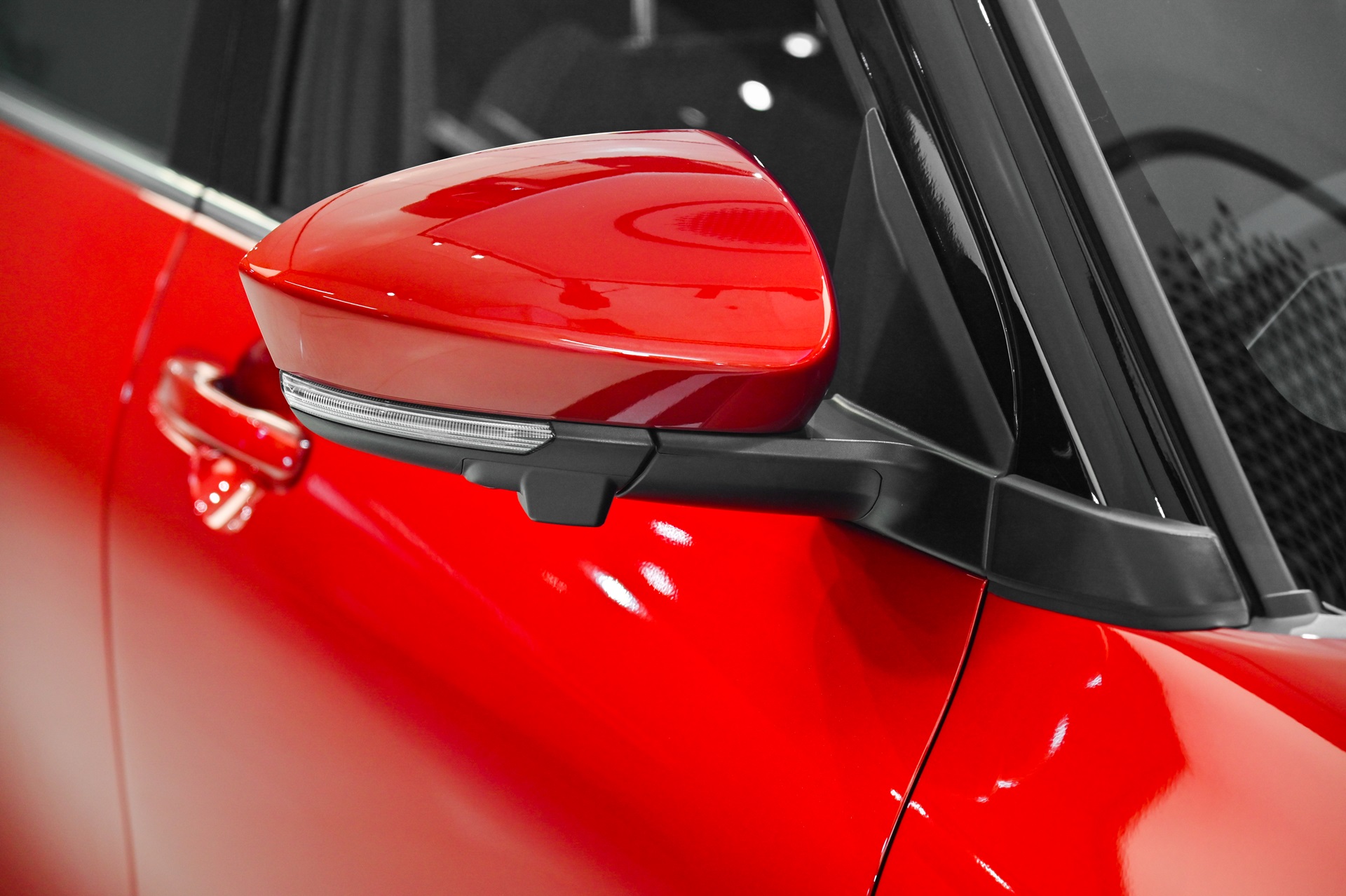 Toyota Yaris Cross HEV Premium Luxury โตโยต้า ปี 2023 : ภาพที่ 6