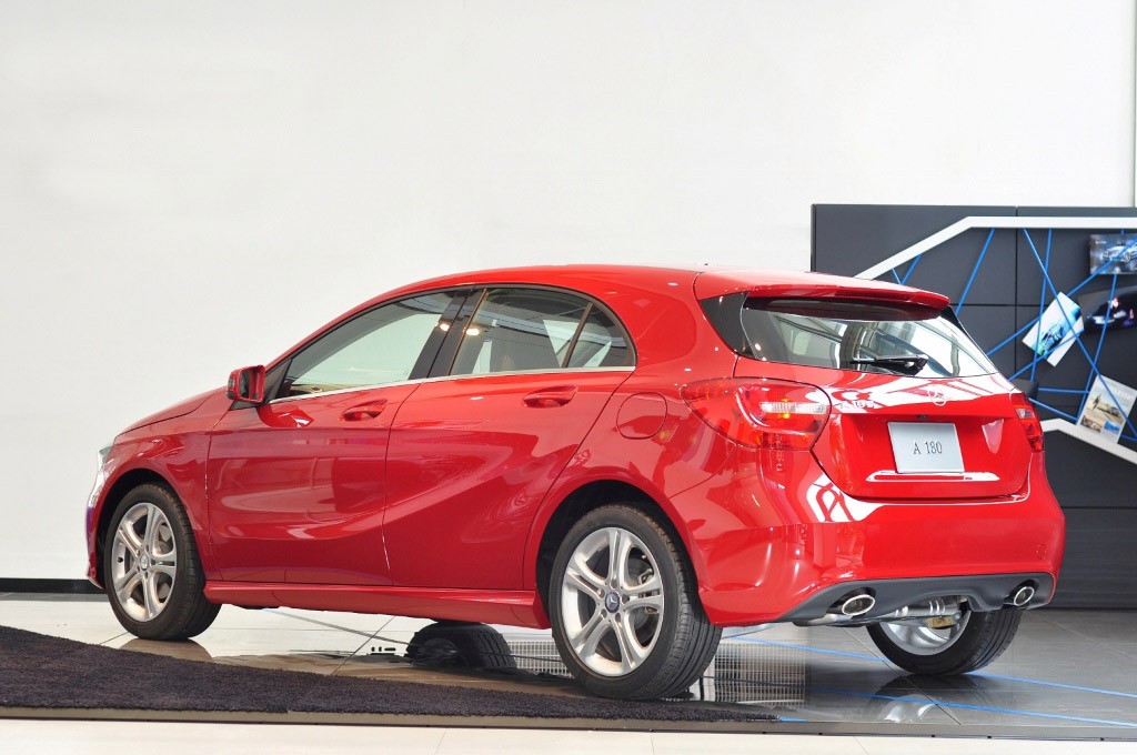 Mercedes-benz A-Class A 180 Style เมอร์เซเดส-เบนซ์ เอ-คลาส ปี 2012 : ภาพที่ 2