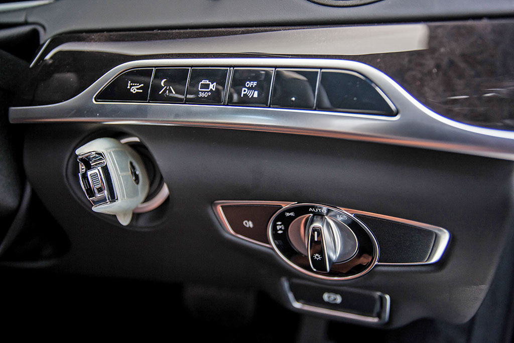 Mercedes-benz Maybach s500 Premium เมอร์เซเดส-เบนซ์ เอส 500 ปี 2015 : ภาพที่ 12