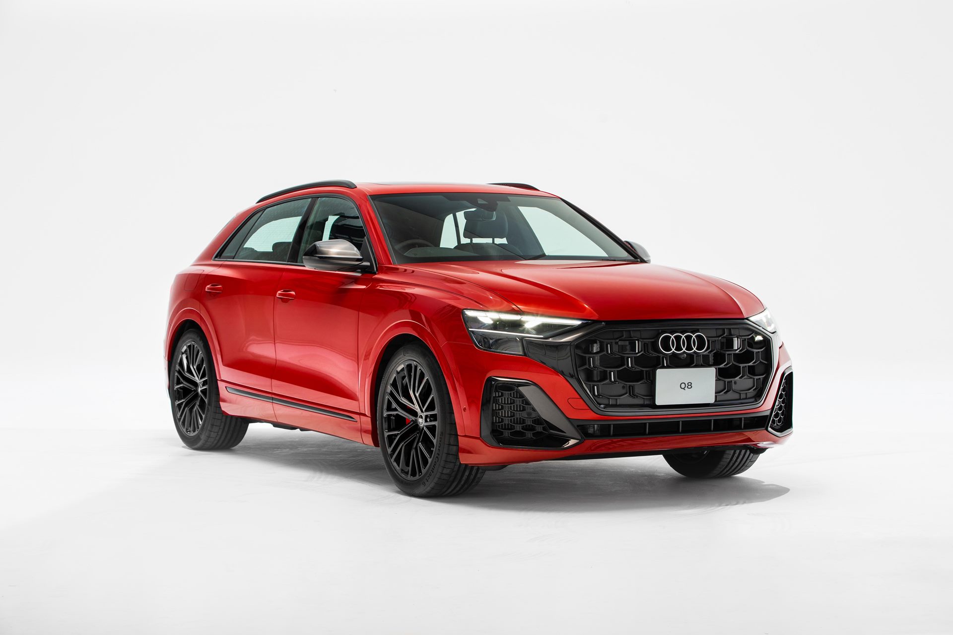 Audi Q8 TFSI e quattro S line edition one อาวดี้ ปี 2024 : ภาพที่ 1