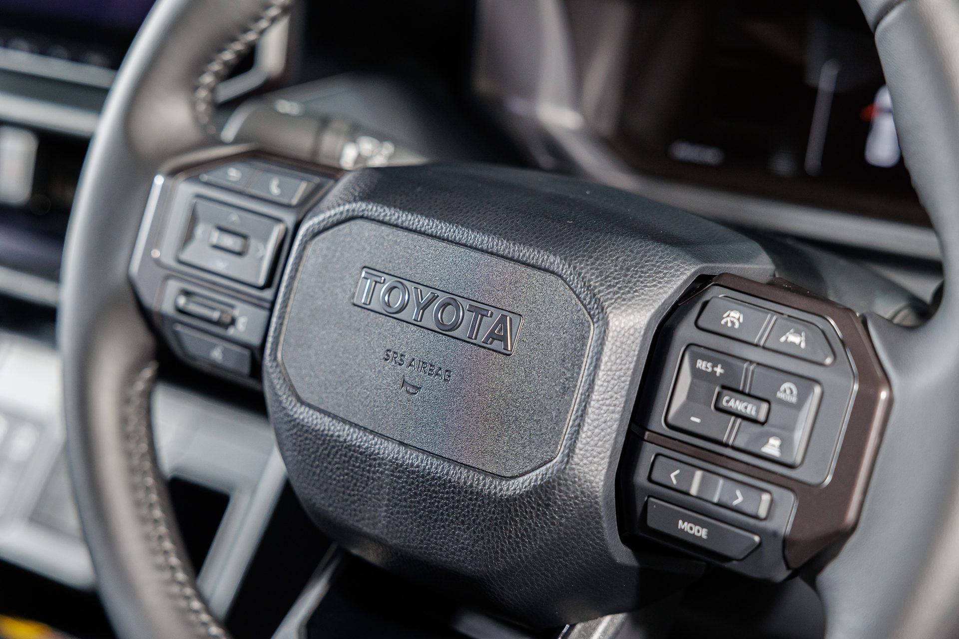 Toyota Hilux Travo Double Cab Prerunner 2.8 Overland AT โตโยต้า ไฮลักซ์ ทราโว ปี 2025 : ภาพที่ 5