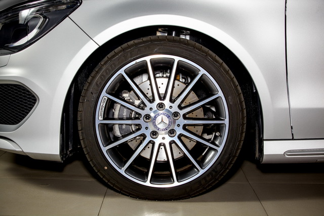 Mercedes-benz CLA-Class CLA 250 Shooting Brake AMG Sport เมอร์เซเดส-เบนซ์ ปี 2015 : ภาพที่ 6