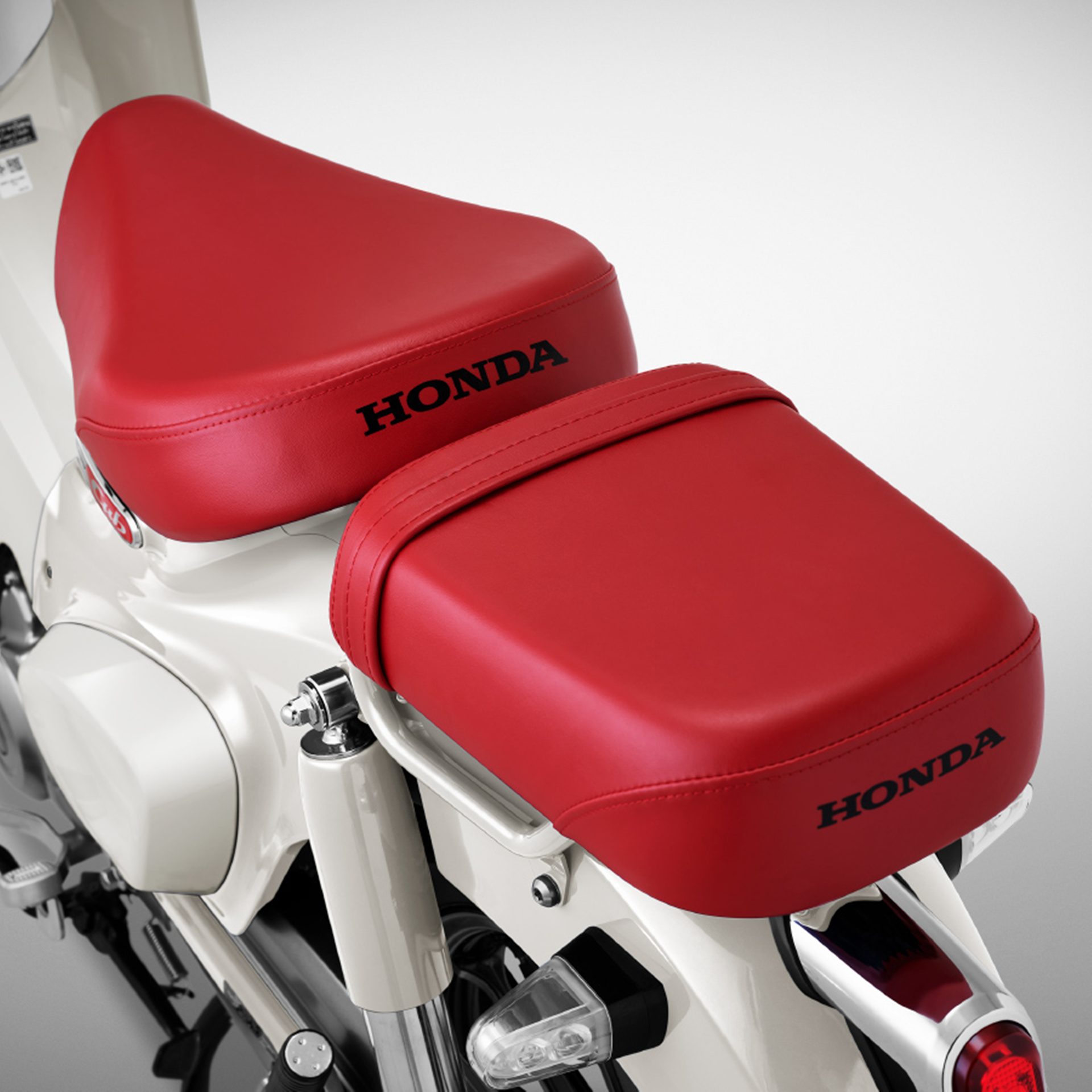 Honda Super Cub C125 Custom Edition ฮอนด้า ซูเปอร์คับ ปี 2025 : ภาพที่ 7