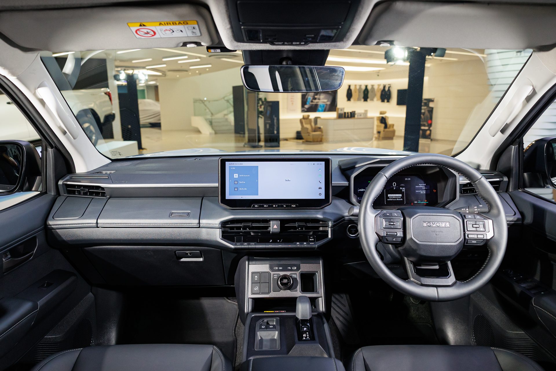 Toyota Hilux Travo -e Double Cab 4TREX โตโยต้า ไฮลักซ์ ทราโว ปี 2025 : ภาพที่ 9