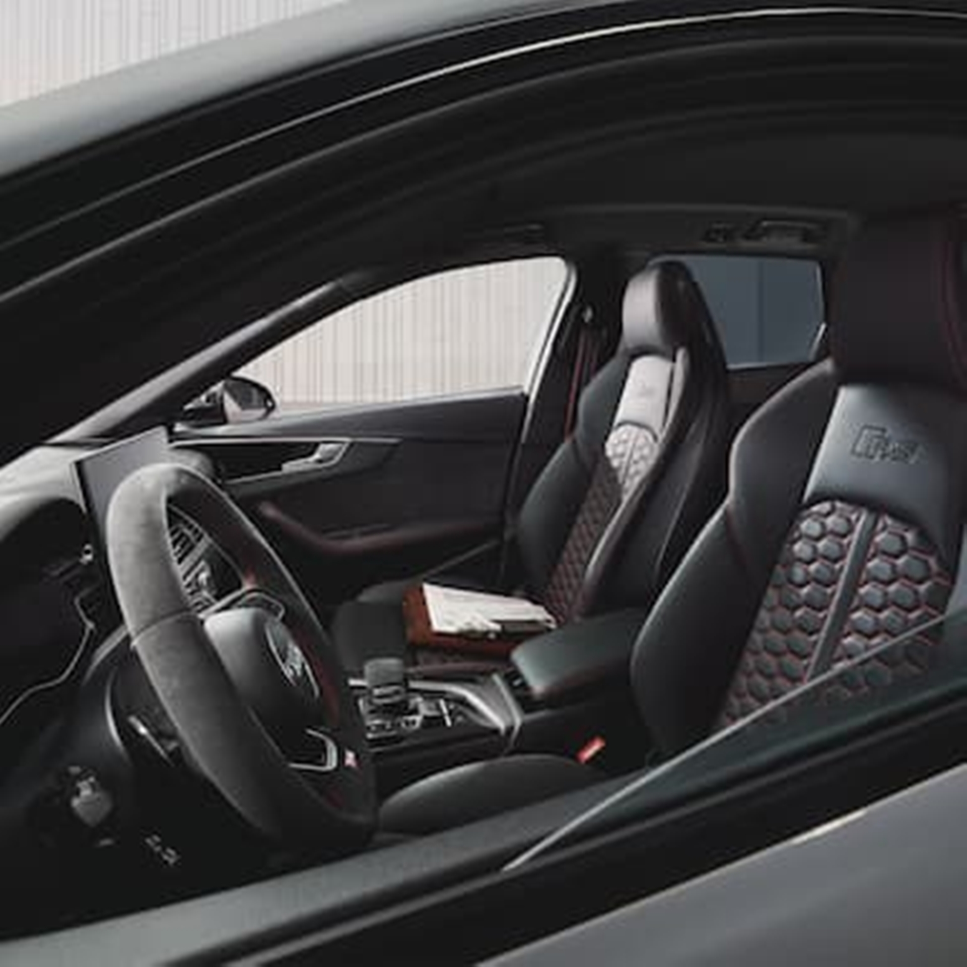 Audi RS 4 Avant Competition อาวดี้ ปี 2023 : ภาพที่ 4