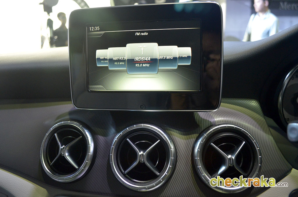 Mercedes-benz CLA-Class CLA 200 Urban เมอร์เซเดส-เบนซ์ ปี 2015 : ภาพที่ 16