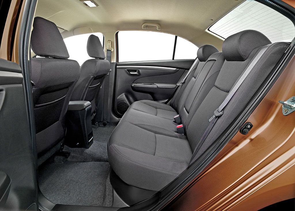 Suzuki Ciaz GA MT ซูซูกิ เซียส ปี 2015 : ภาพที่ 5