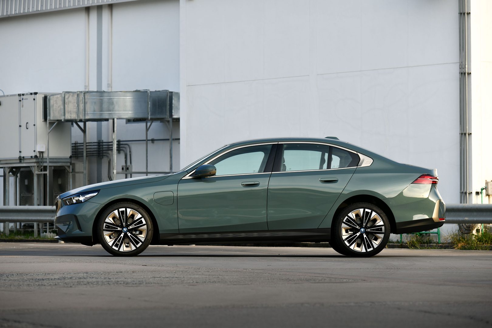 BMW Series 5 530e Inspiring บีเอ็มดับเบิลยู ซีรีส์5 ปี 2025 : ภาพที่ 2