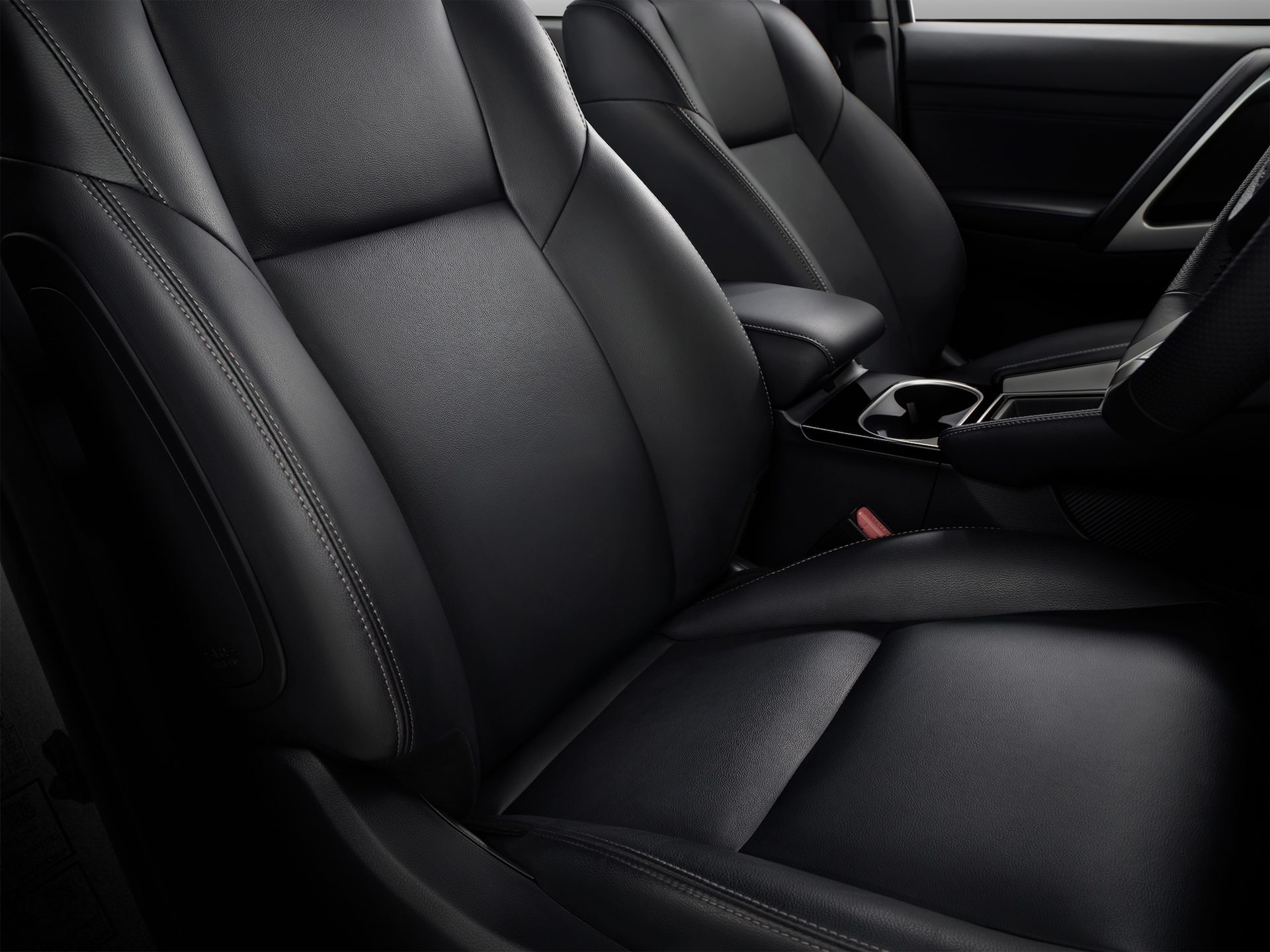 Mitsubishi Pajero Sport GT 2WD มิตซูบิชิ ปาเจโร่ สปอร์ต ปี 2025 : ภาพที่ 7