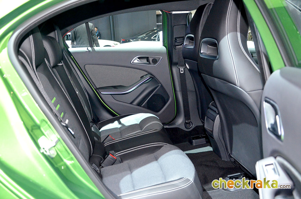 Mercedes-benz A-Class A 180 Urban เมอร์เซเดส-เบนซ์ เอ-คลาส ปี 2015 : ภาพที่ 18