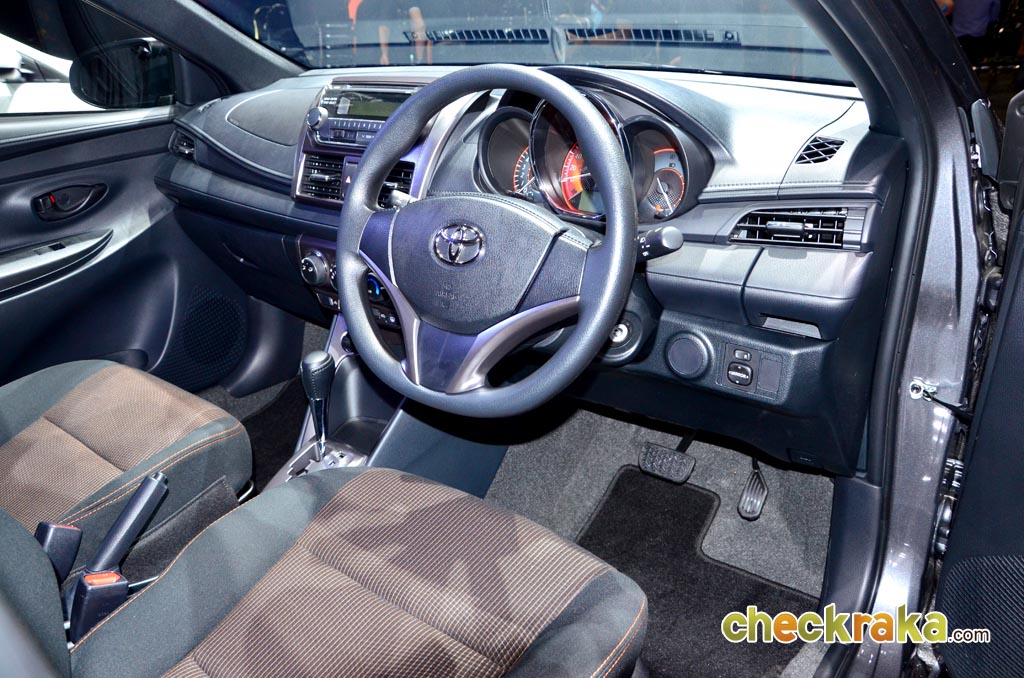 Toyota Yaris 1.2 E โตโยต้า ยาริส ปี 2013 : ภาพที่ 15