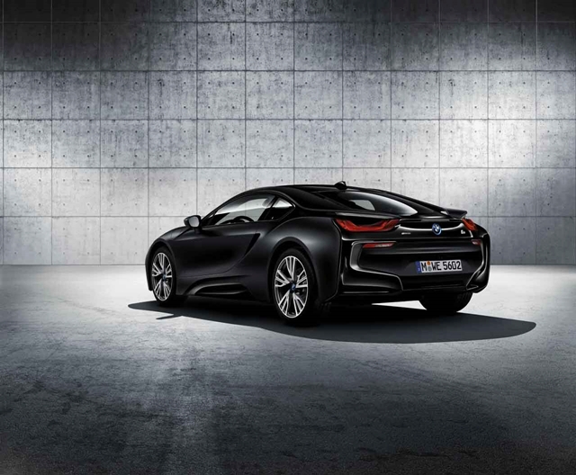 BMW i8 Protonic Frozen Black Edition บีเอ็มดับเบิลยู ไอแปด ปี 2017 : ภาพที่ 2