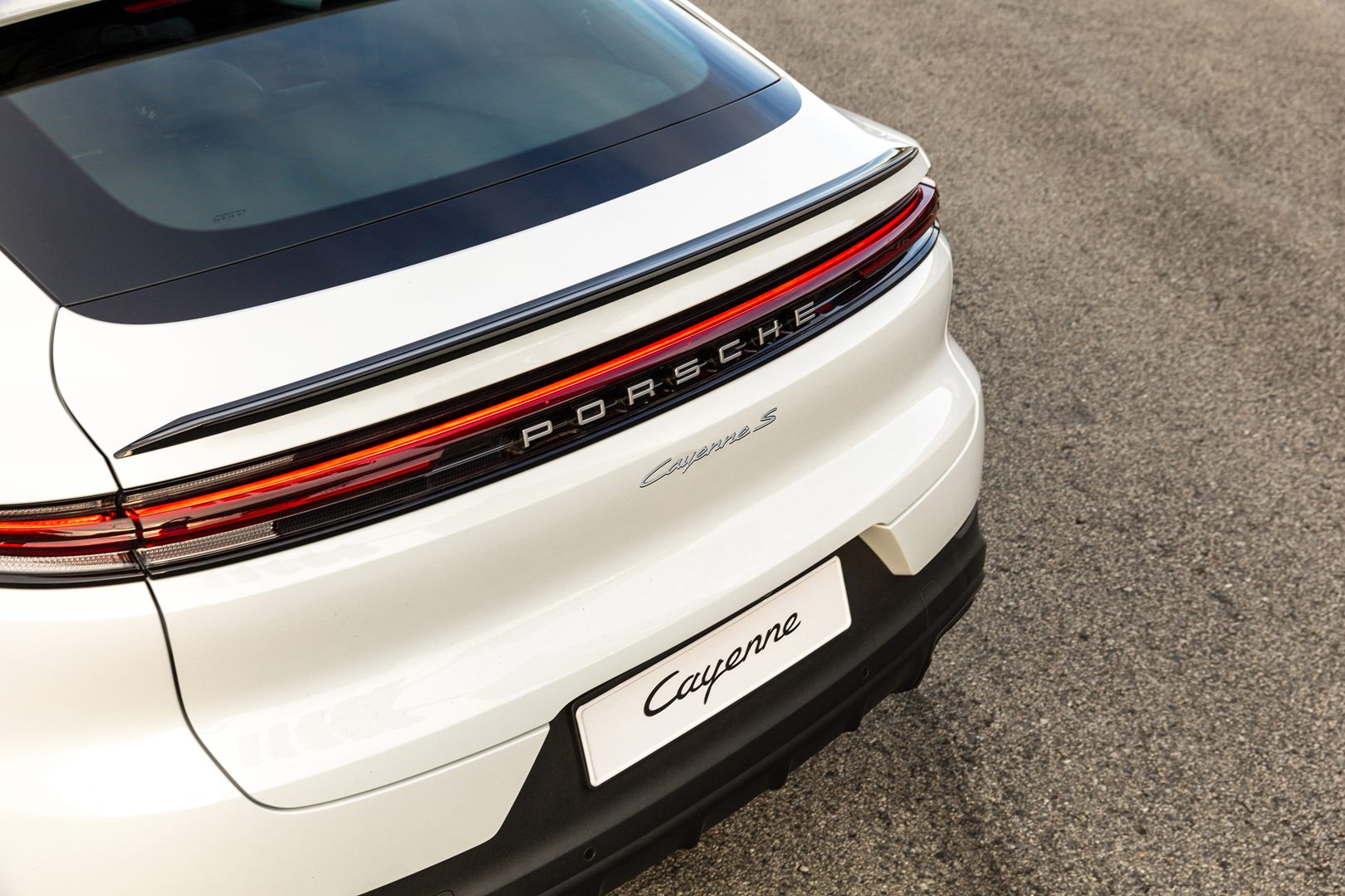 Porsche Cayenne S E-Hybrid Coupé ปอร์เช่ คาเยน ปี 2024 : ภาพที่ 4