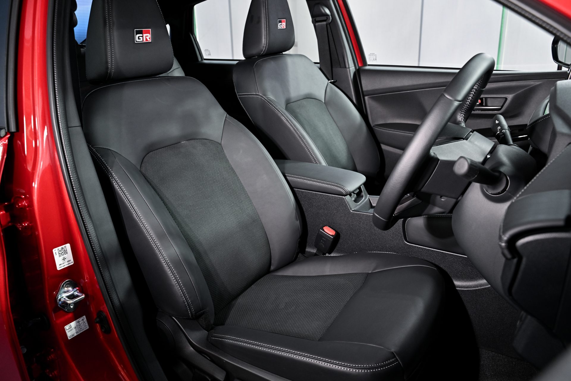 Toyota Yaris ATIV HEV GR Sport โตโยต้า ยาริส ปี 2025 : ภาพที่ 13