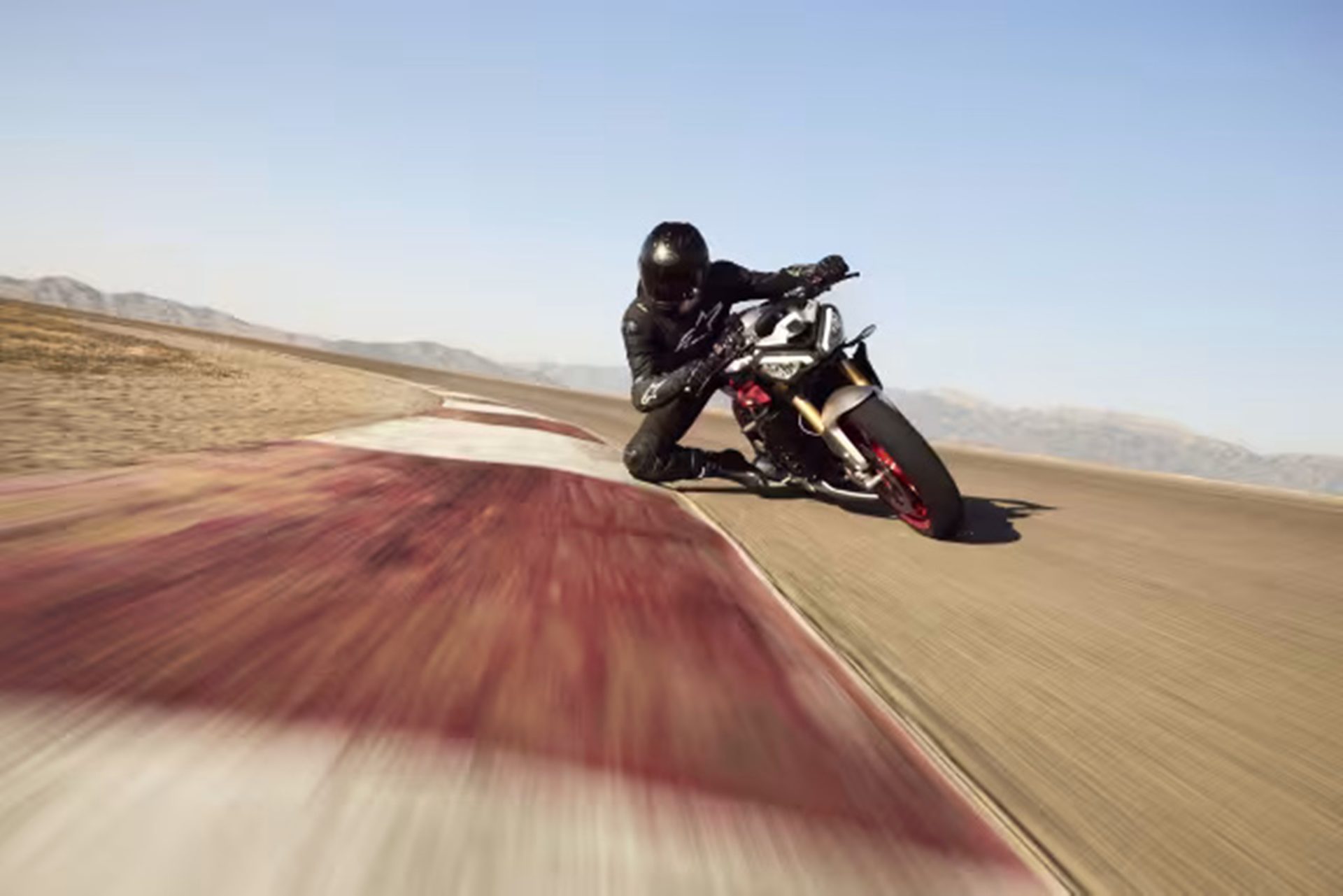 Triumph Street Triple 765 RX ไทรอัมพ์ สตรีท ทริบเปิ้ล ปี 2025 : ภาพที่ 11