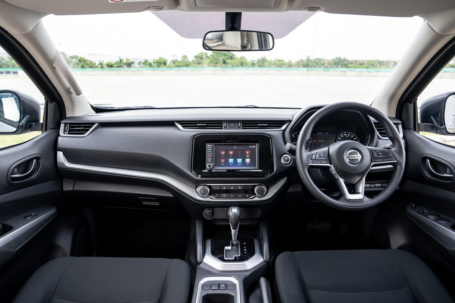 Nissan Navara Double Cab CALIBRE SL 7AT นิสสัน นาวาร่า ปี 2025 : ภาพที่ 10