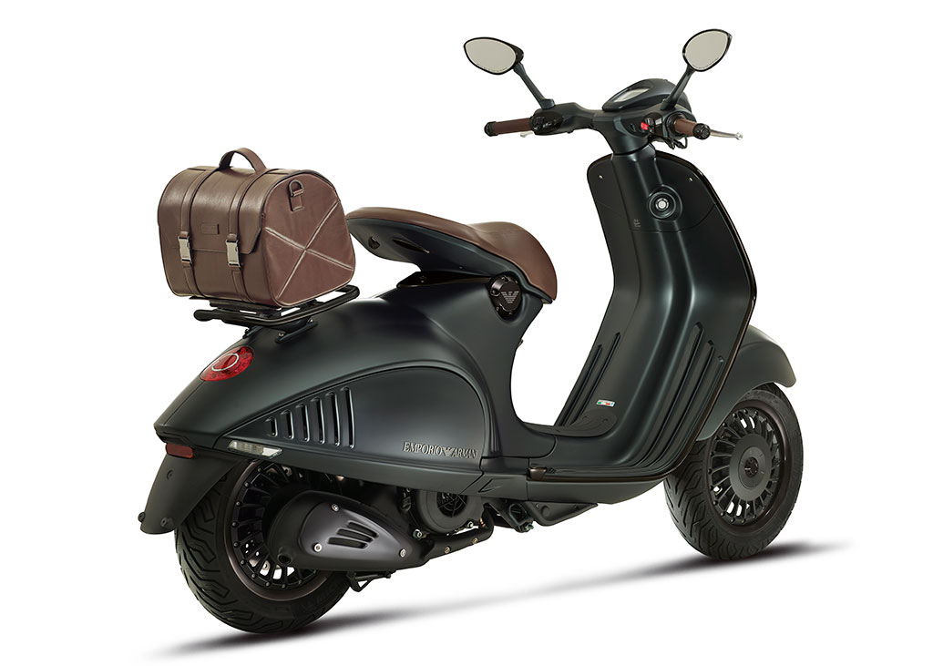 Vespa 946 Emporio Armani เวสป้า ปี 2015 : ภาพที่ 5