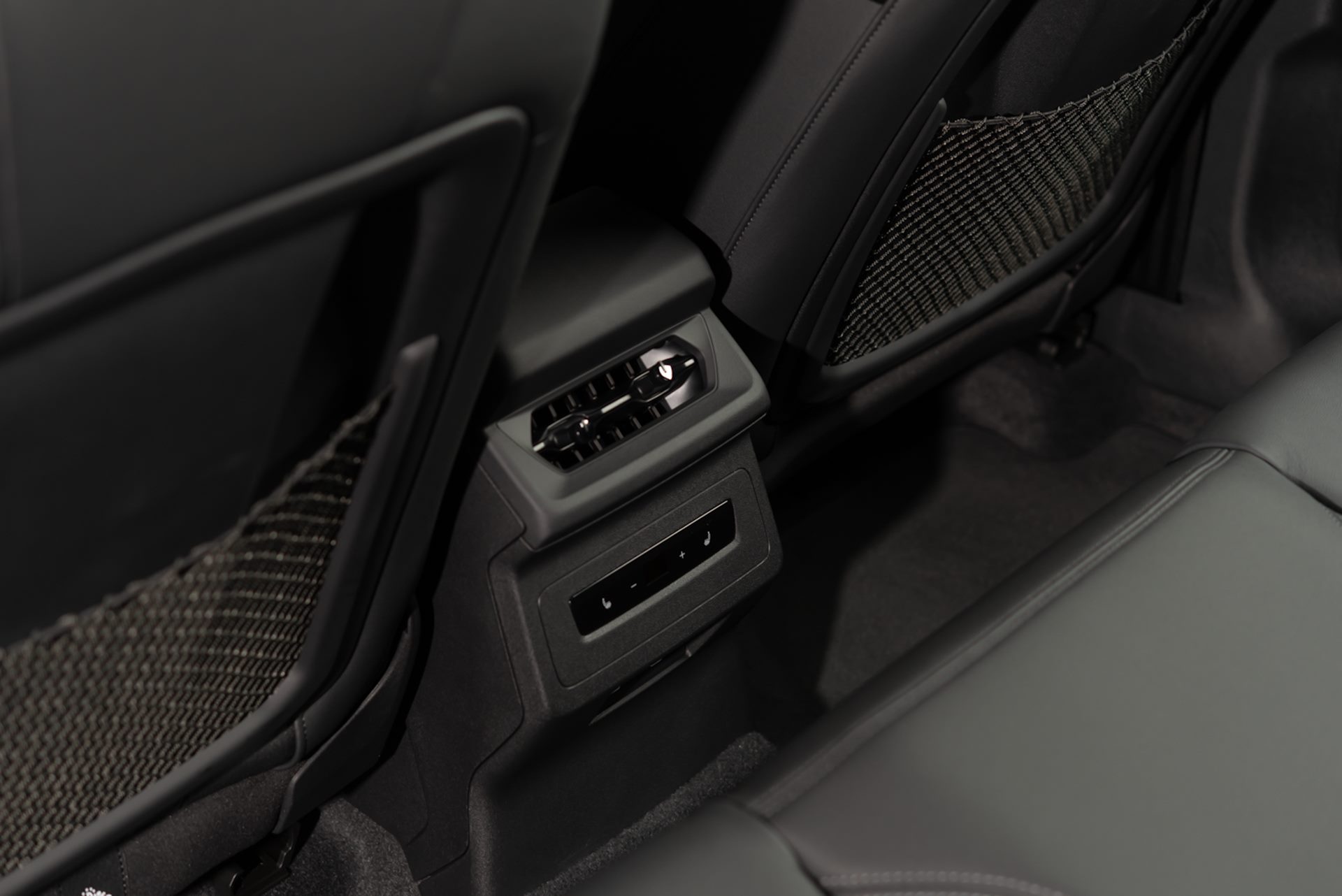 Audi Q6 e-tron Performance อาวดี้ ปี 2024 : ภาพที่ 17