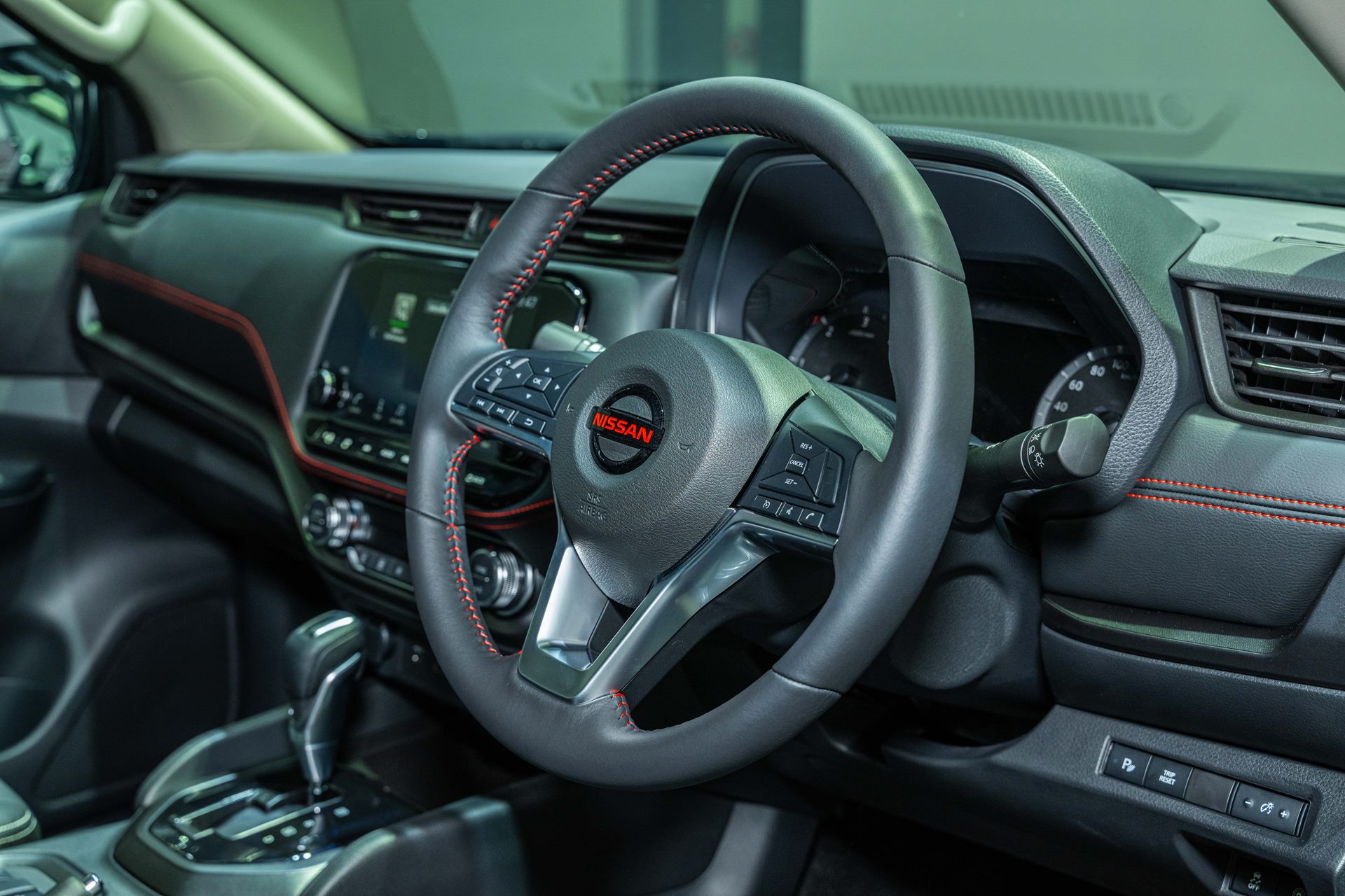 Nissan Navara Double Cab PRO-2X 7AT นิสสัน นาวาร่า ปี 2024 : ภาพที่ 11