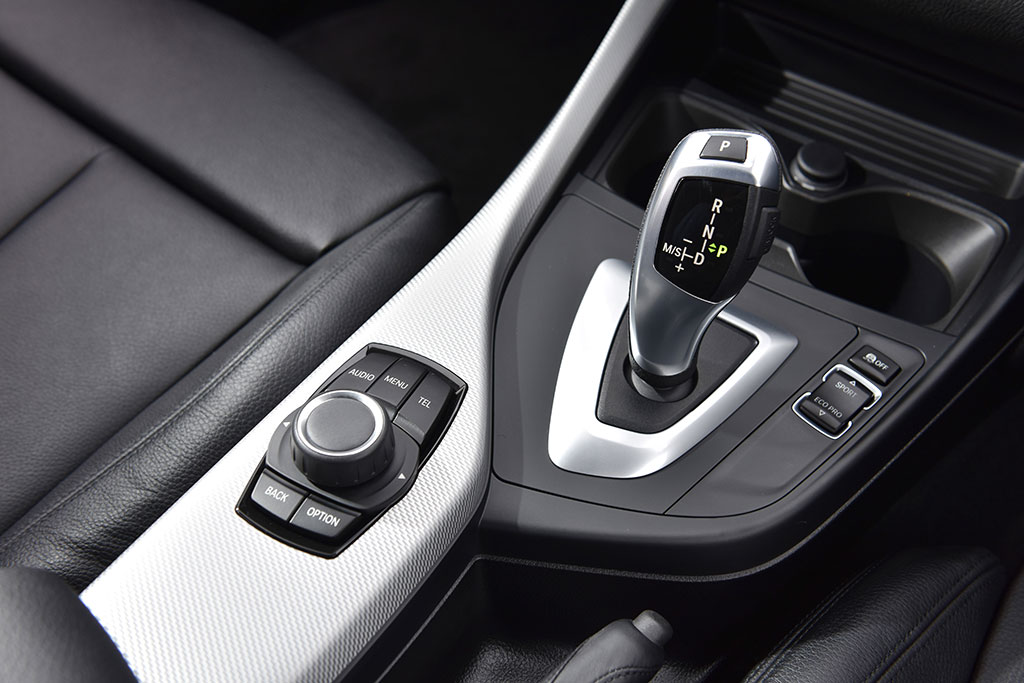 BMW Series 1 118i Sport บีเอ็มดับเบิลยู ซีรีส์ 1 ปี 2015 : ภาพที่ 7