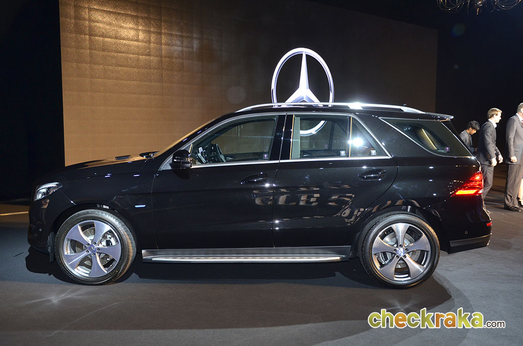 Mercedes-benz GLE-Class GLE 500 e 4MATIC Exclusive เมอร์เซเดส-เบนซ์ จีแอลอี ปี 2016 : ภาพที่ 9