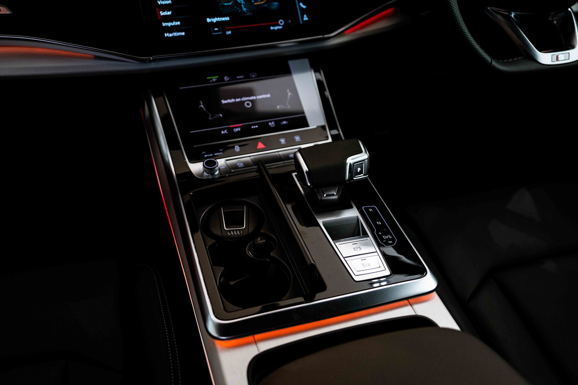 Audi Q7 TFSI e quattro S line edition one อาวดี้ คิว7 ปี 2024 : ภาพที่ 9