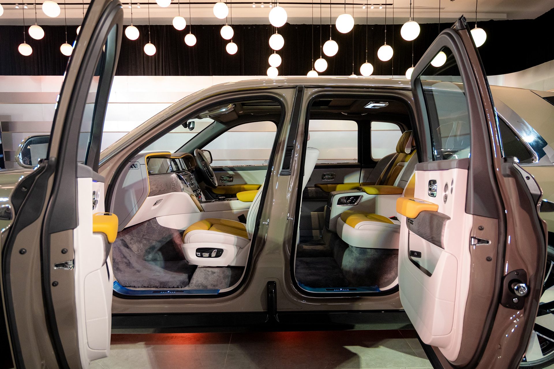 Rolls-Royce Cullinan Series II โรลส์-รอยซ์ ปี 2024 : ภาพที่ 9