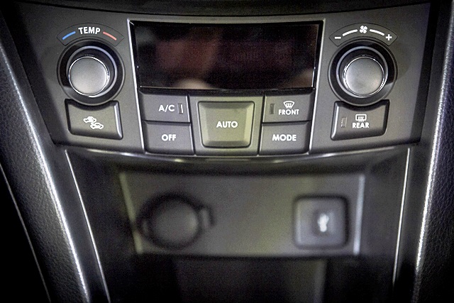 Suzuki Swift GLX RX-II CVT ซูซูกิ สวิฟท์ ปี 2017 : ภาพที่ 9