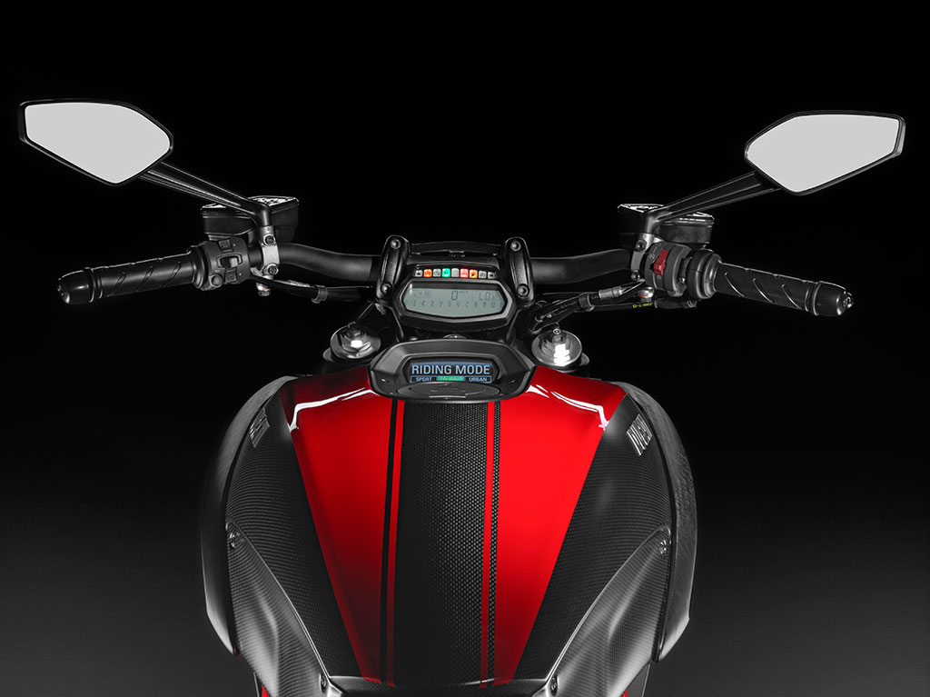 Ducati Diavel Carbon ดูคาติ เดียแวล ปี 2014 : ภาพที่ 5