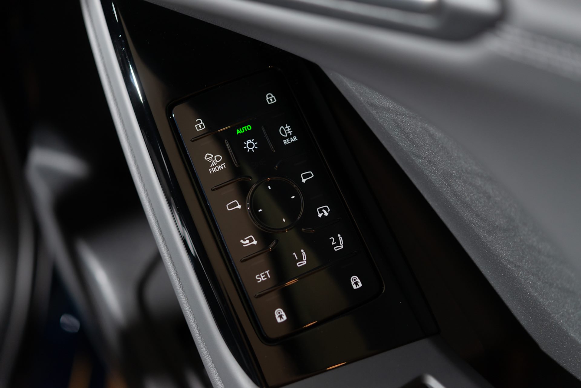 Audi Q6 e-tron Performance อาวดี้ ปี 2024 : ภาพที่ 16