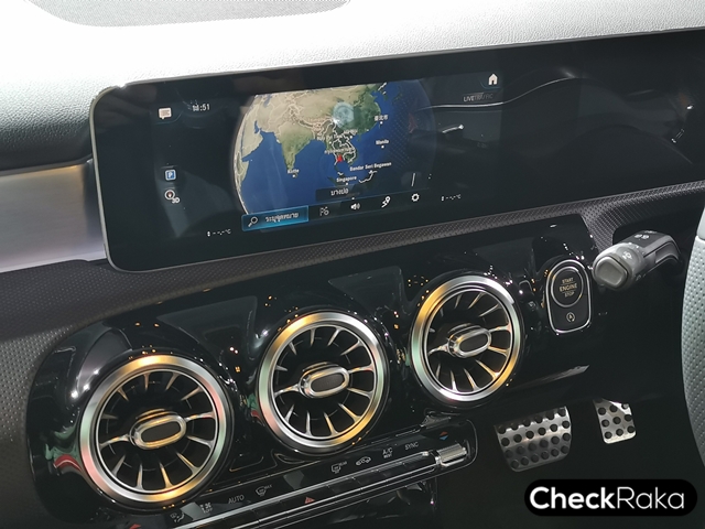 Mercedes-benz A-Class A200 AMG Dynamic เมอร์เซเดส-เบนซ์ เอ-คลาส ปี 2019 : ภาพที่ 12