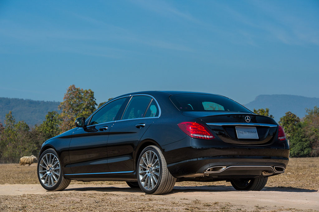 Mercedes-benz C-Class C 350 e AMG Dynamic เมอร์เซเดส-เบนซ์ ซี-คลาส ปี 2016 : ภาพที่ 4