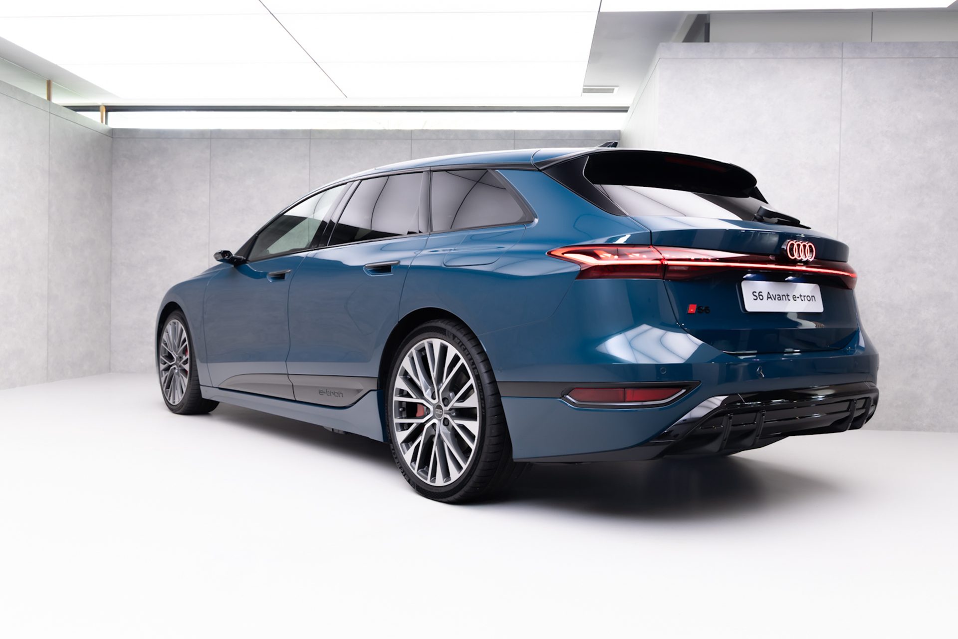 Audi S6 Avant e-tron quattro อาวดี้ ปี 2025 : ภาพที่ 3