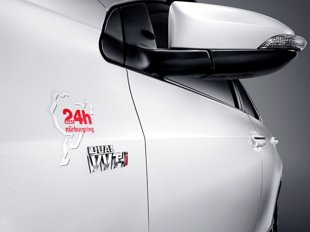 Toyota Altis (Corolla) 1.8 ESport Nurburgring Edition โตโยต้า อัลติส(โคโรลล่า) ปี 2015 : ภาพที่ 3