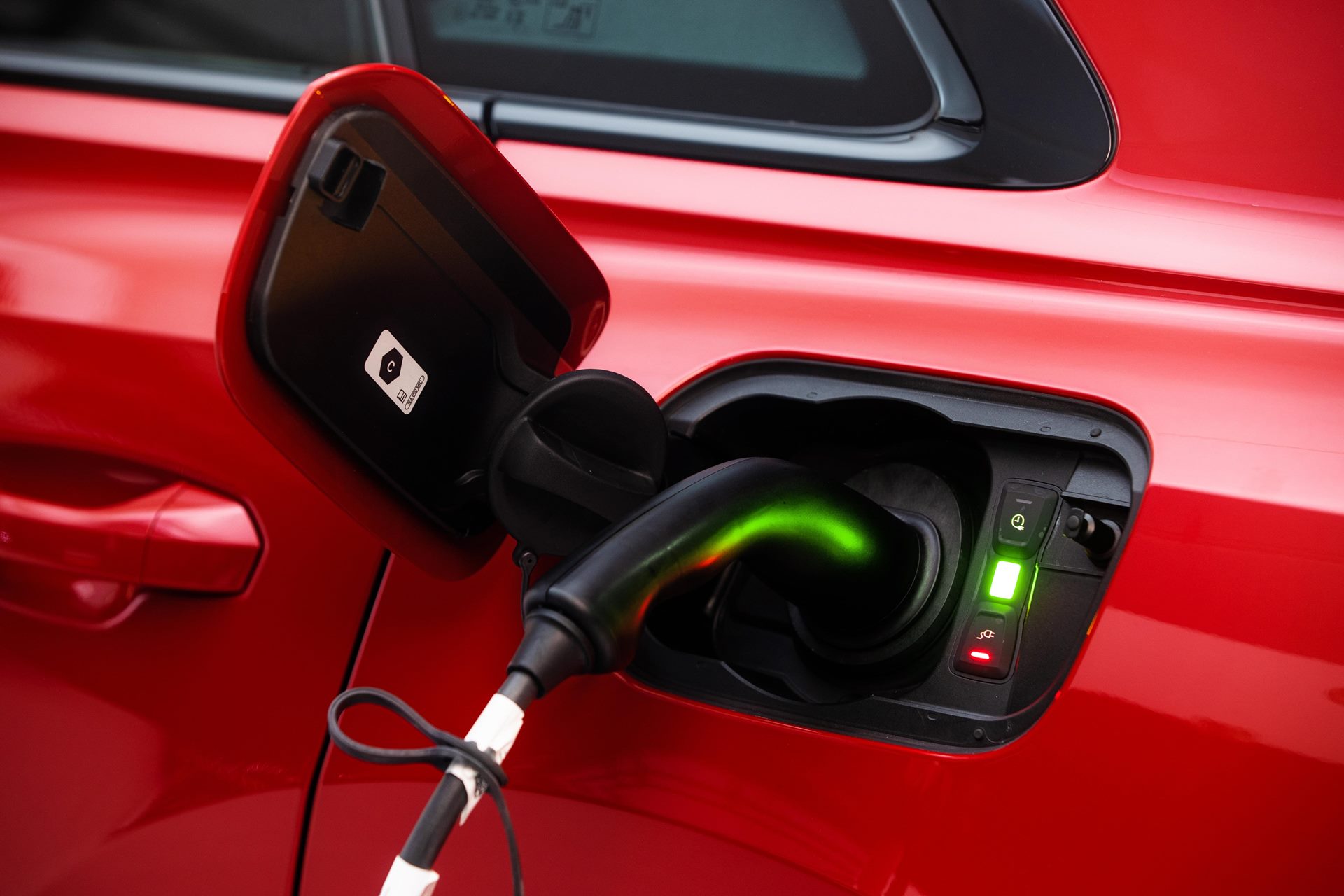 Audi Q8 TFSI e quattro S line edition one อาวดี้ ปี 2024 : ภาพที่ 9