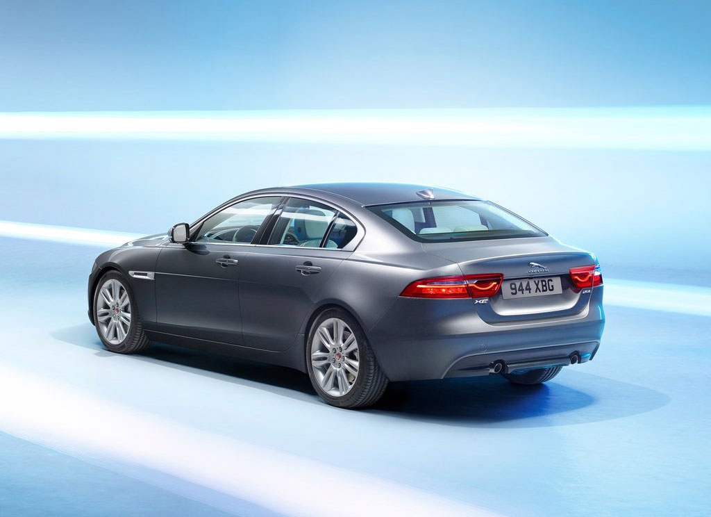 Jaguar XE 2.0 Portfolio จากัวร์ เอ็กซ์อี ปี 2015 : ภาพที่ 3