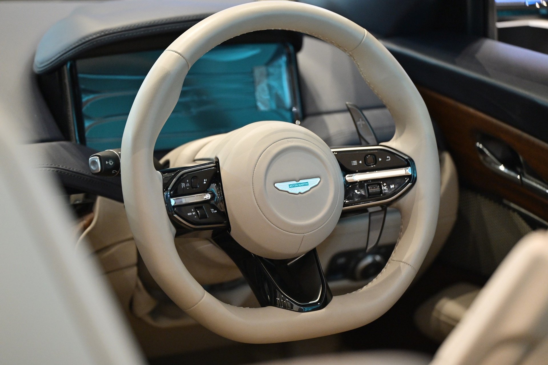 Aston Martin DB12 Volante แอสตัน มาร์ติน ปี 2024 : ภาพที่ 4