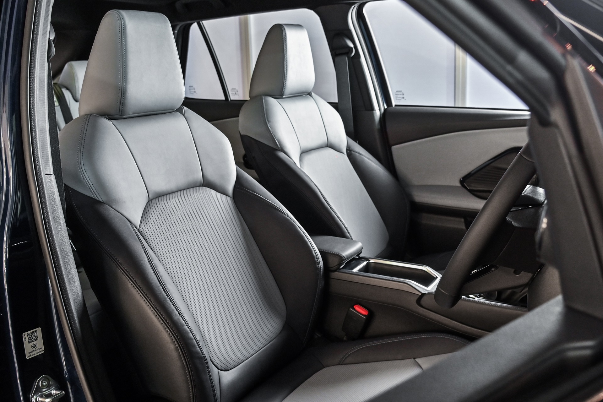 Toyota Yaris Cross HEV Premium Luxury โตโยต้า ปี 2023 : ภาพที่ 14