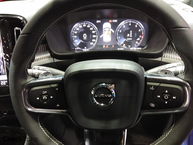 Volvo XC40 T4 Momentum with White Roof วอลโว่ XC40 ปี 2018 : ภาพที่ 16