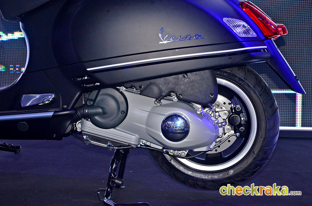 Vespa GTS 150 3Vie Monochrome Limited Series เวสป้า ปี 2015 : ภาพที่ 4