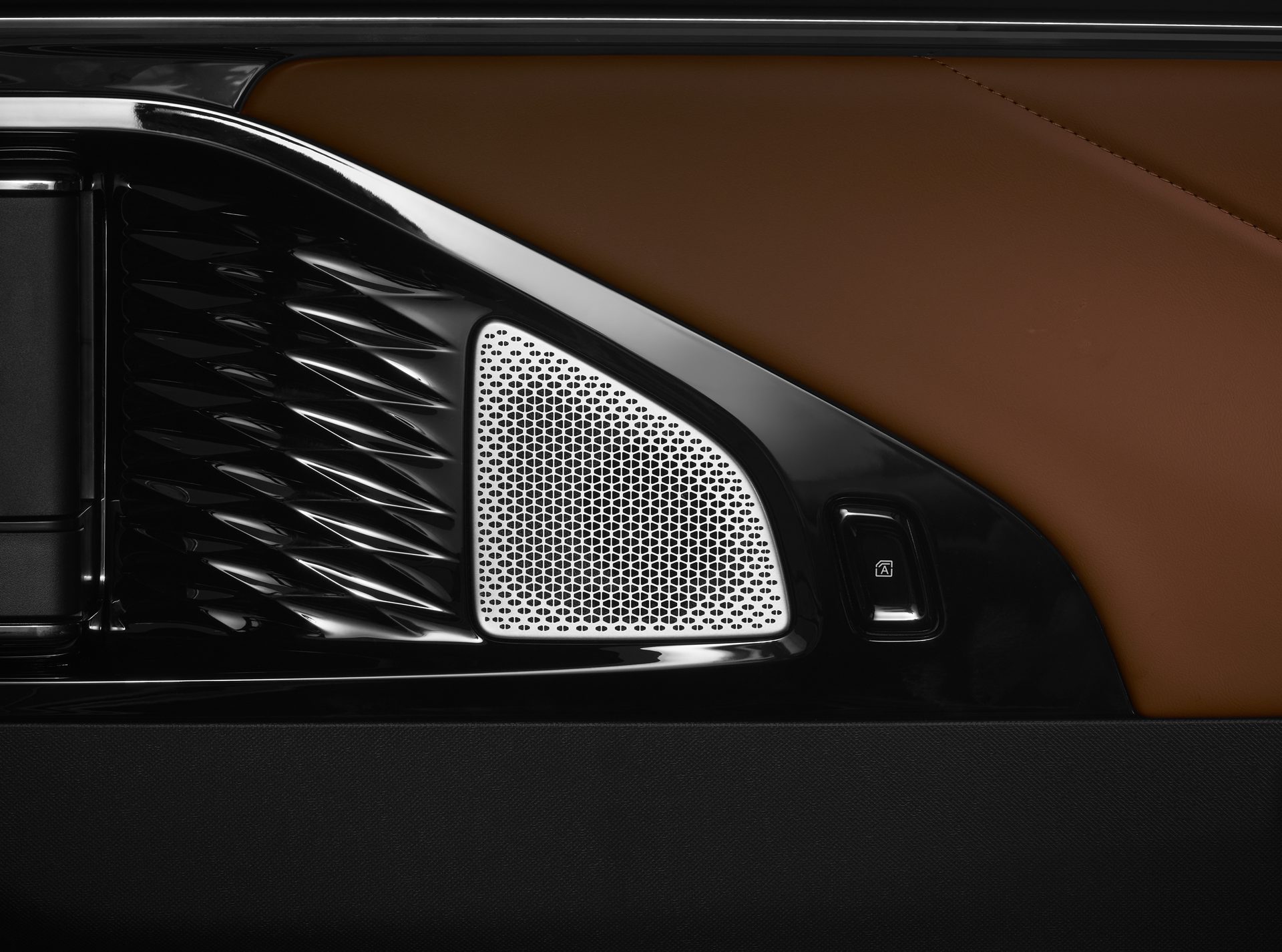 Aion GAC M8 PHEV Standard ปี 2025 : ภาพที่ 10