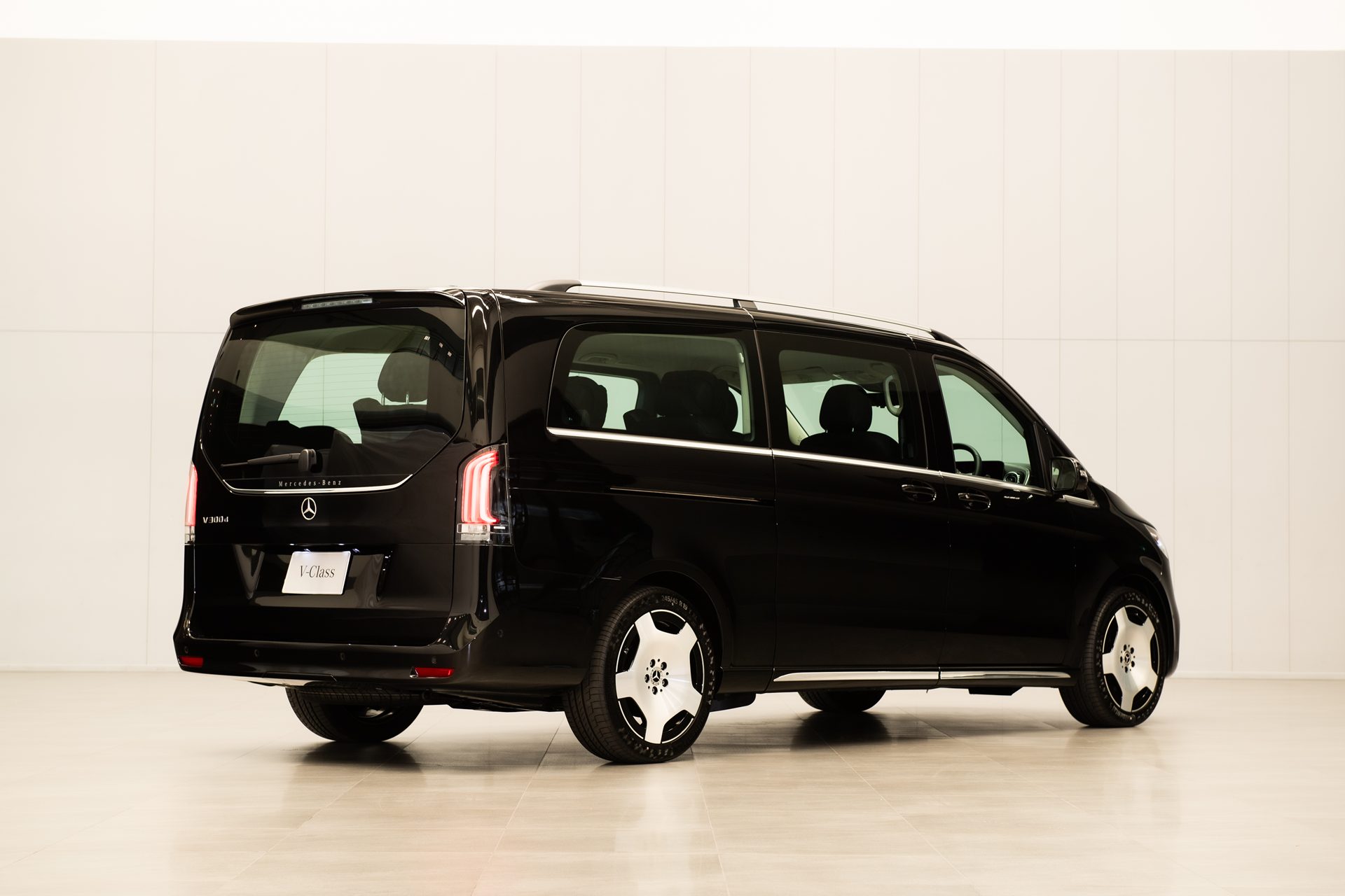 Mercedes-benz V-Class V 300 d Exclusive เมอร์เซเดส-เบนซ์ วี-คลาส ปี 2024 : ภาพที่ 4