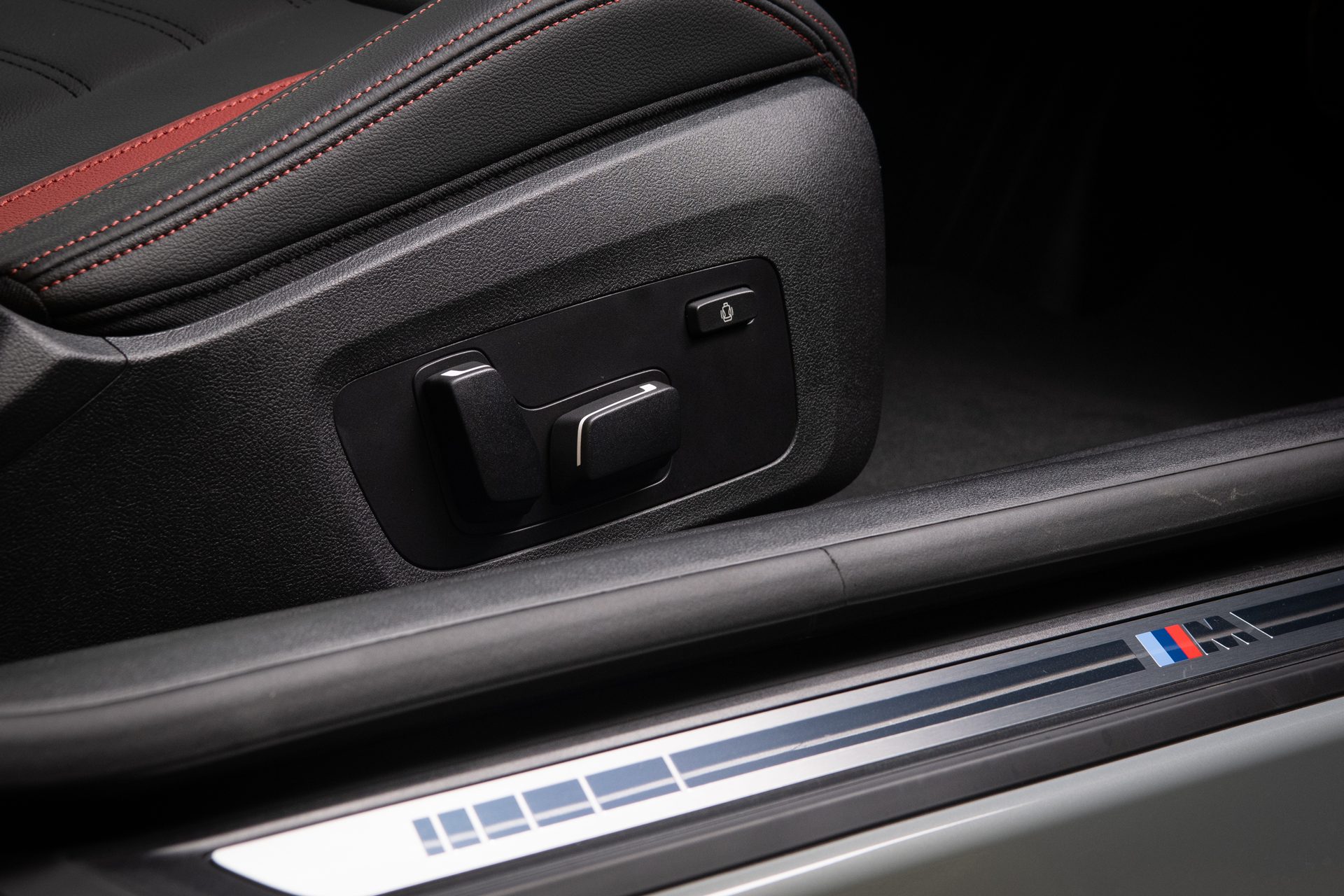 BMW Series 4 420i Coupe M Sport บีเอ็มดับเบิลยู ซีรีส์ 4 ปี 2025 : ภาพที่ 12