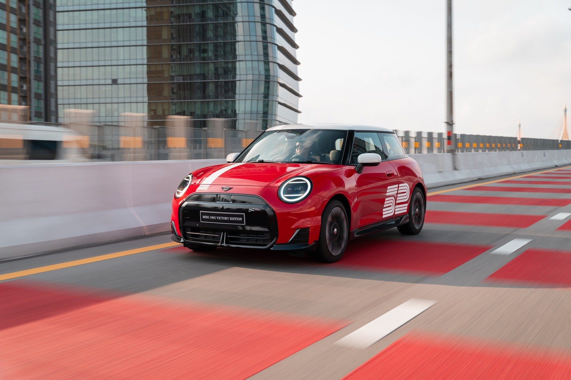 Mini John Cooper Works Electric 1965 Victory Edition มินิ จอห์น คูเปอร์ เวิร์กส์ ปี 2026 : ภาพที่ 15